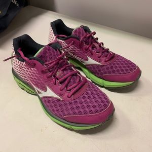 Mizuno Wave Rider 18 - Running shoes (7.5 Women's)
